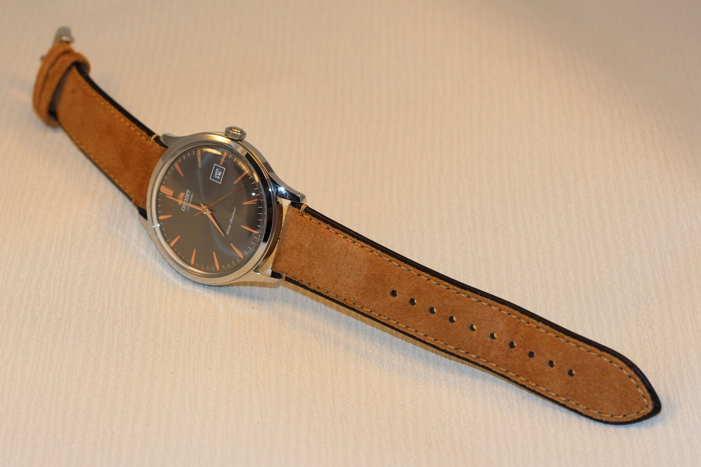 ORIENT: Mechanical Classic Watch, Leather Strap - 42.0mm (AC08003A)