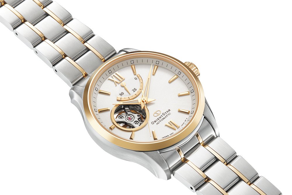 ORIENT STAR: Mechanical Contemporary Watch, Metal Strap - 39.3mm (RE-AT0004S)