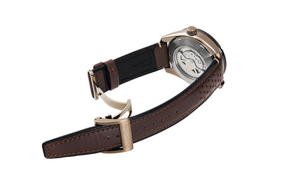 ORIENT STAR: Mechanical Sports Watch, Leather Strap - 42.6mm (RE-AV0A04B)