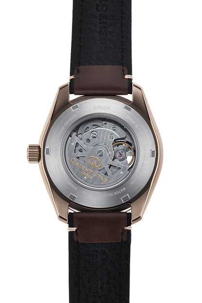 ORIENT STAR: Mechanical Sports Watch, Leather Strap - 42.6mm (RE-AV0A04B)